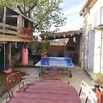 Belle Maison Familiale Avec Piscine, Stade, Et Nombreuses Activites *