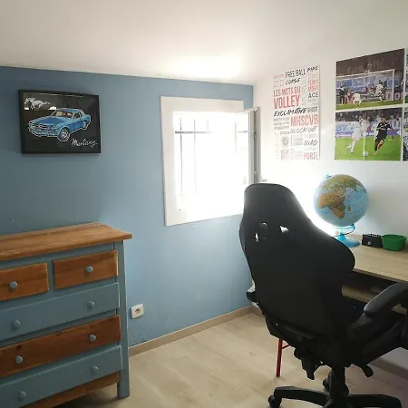 Belle Maison Familiale Avec Piscine, Stade, Et Nombreuses Activites *