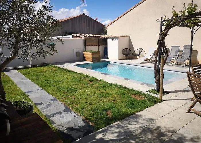 Belle Maison Familiale Avec Piscine, Stade, Et Nombreuses Activites Villa *