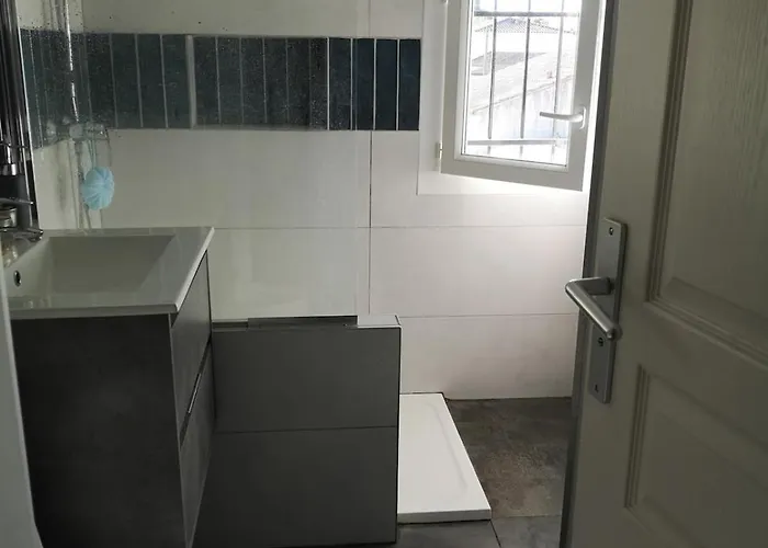 Villa Belle Maison Familiale Avec Piscine, Stade, Et Nombreuses Activites