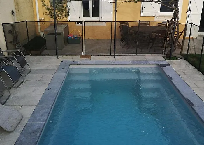 Belle Maison Familiale Avec Piscine, Stade, Et Nombreuses Activites Villa